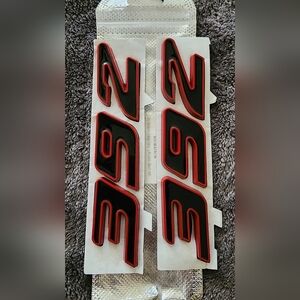 Dodge SRT 392 emblems